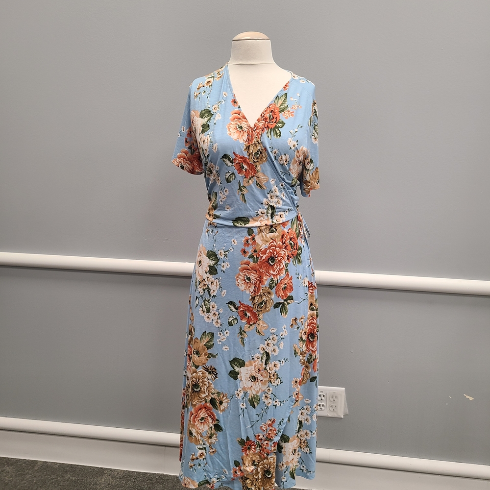 Kiyonna Harper Floral Midi Dress in Light Blue and Cream